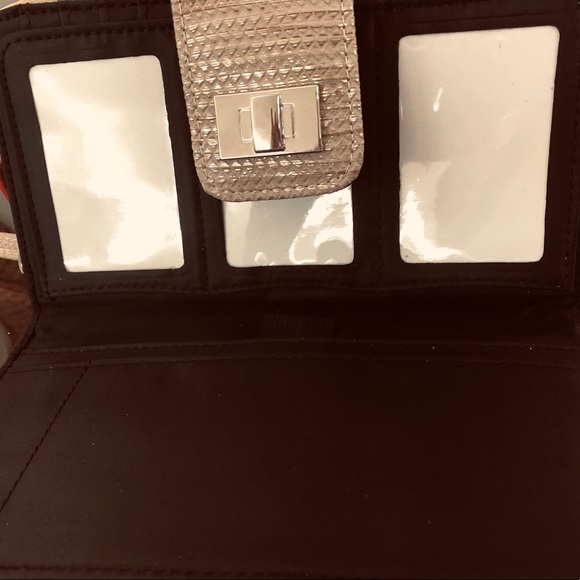 NWT MUNDI Creme/Gold Womens Clutch - Picture 4 of 12